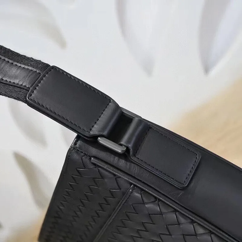 All categories 💚 Top version men’s bags 💚 BV 2024 new BV crossbody bag